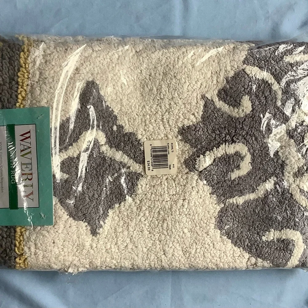 New in the bag Waverly Bath Rug Mat 20x30 Gorgeous Beige Blue-Grey, yellow trim